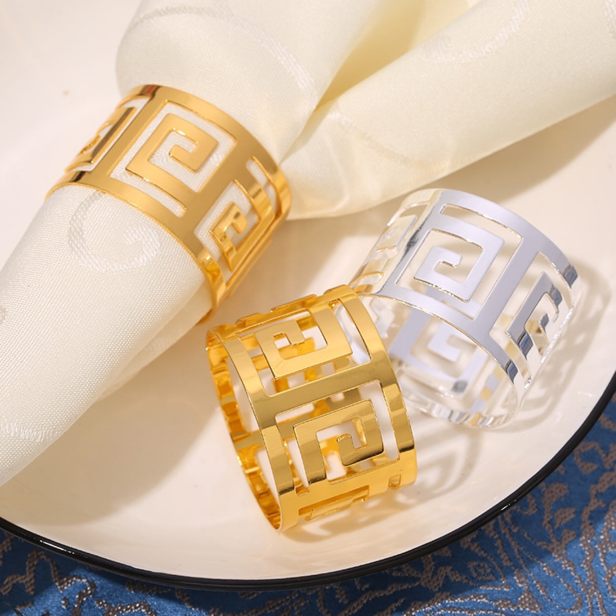 4Pc Aluminum Hollow Napkin Ring Gold